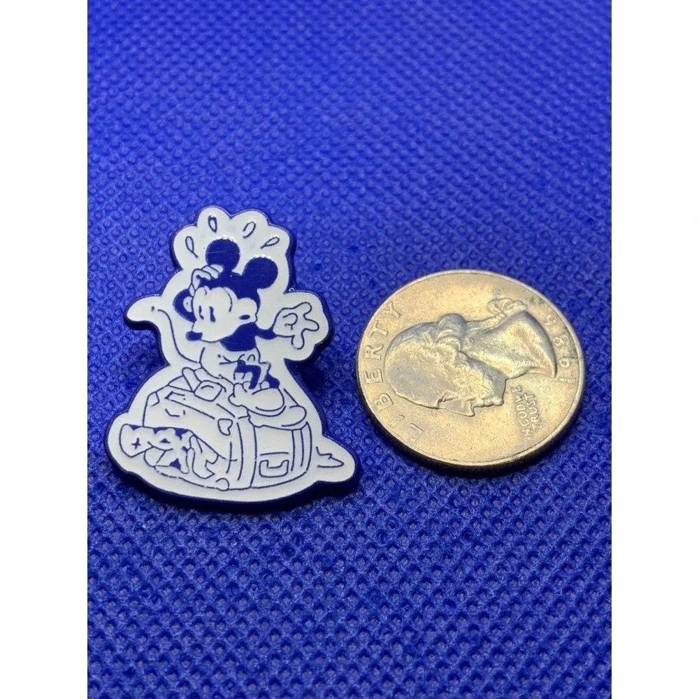 Mickey Mouse DVC member only pin